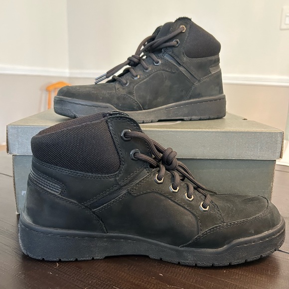 Timberland shoes Size 9.5 - Picture 1 of 3